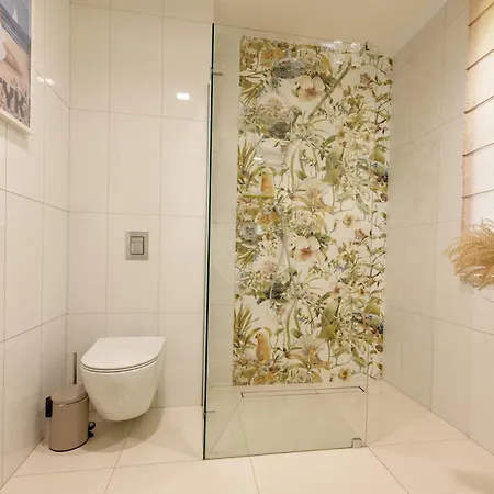 Tatil Evi Przejrzysty *