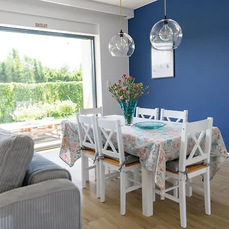 Przejrzysty Semesterbostad Sasino